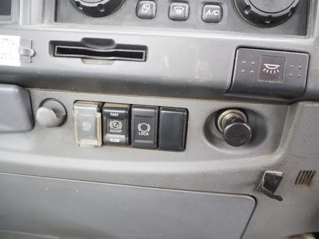 いすゞ フォワード LKG-FTR90S2(2WD)の写真48