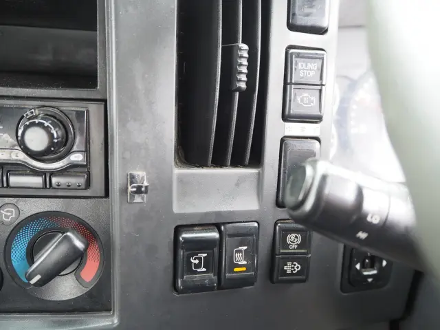 いすゞ フォワード TKG-FRR90S2(2WD)の写真47