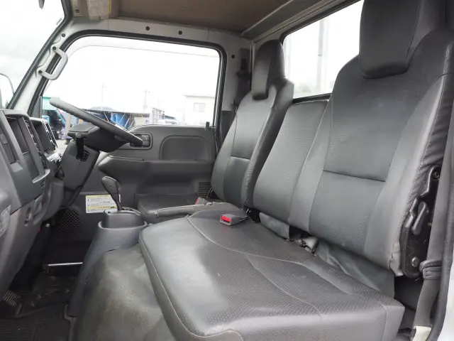 いすゞ エルフ 2RG-NKR88R(2WD)の写真40
