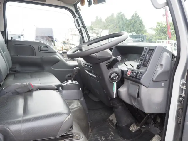 いすゞ エルフ 2RG-NKR88R(2WD)の写真43