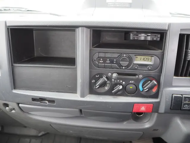 いすゞ エルフ 2RG-NKR88R(2WD)の写真46