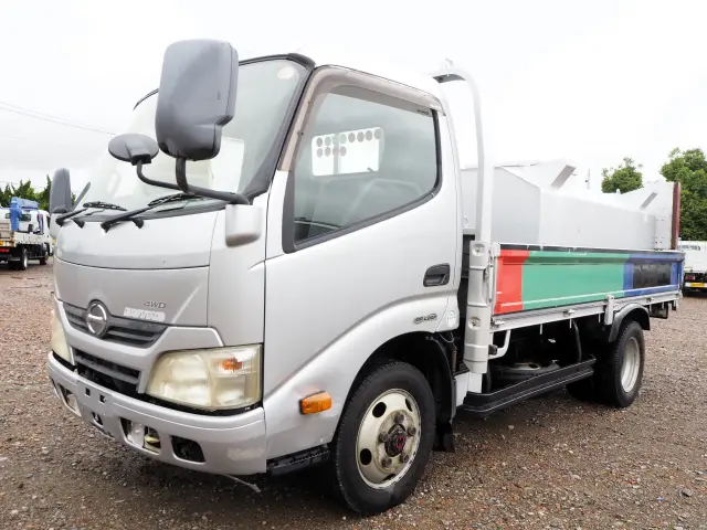 日野 デュトロ SKG-XZU685M(4WD)の写真1