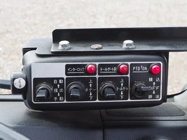 日野 デュトロ TPG-XZU600X(2WD)の写真49