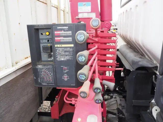 いすゞ エルフ BKG-NPR85AR(2WD)の写真11