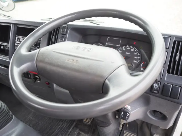 いすゞ エルフ BKG-NPR85AR(2WD)の写真38