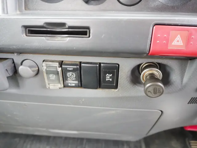 いすゞ エルフ BKG-NPR85AR(2WD)の写真40