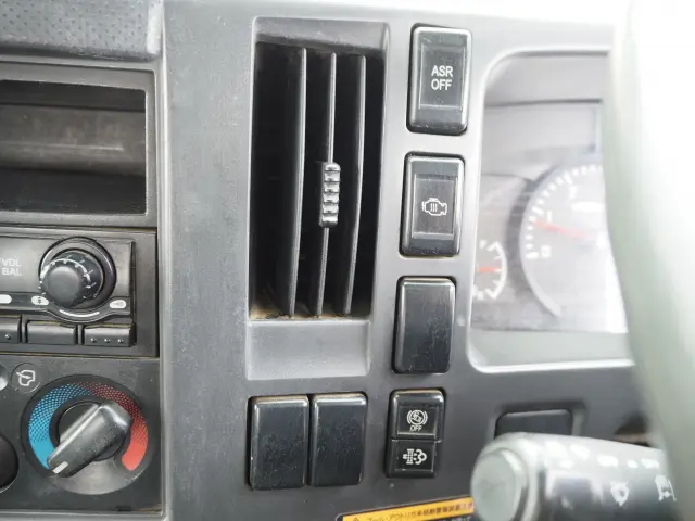 いすゞ エルフ BKG-NPR85AR(2WD)の写真42