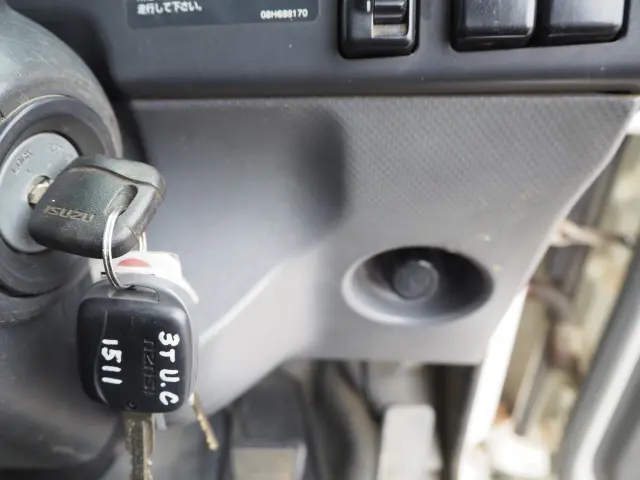 いすゞ エルフ BKG-NPR85AR(2WD)の写真44