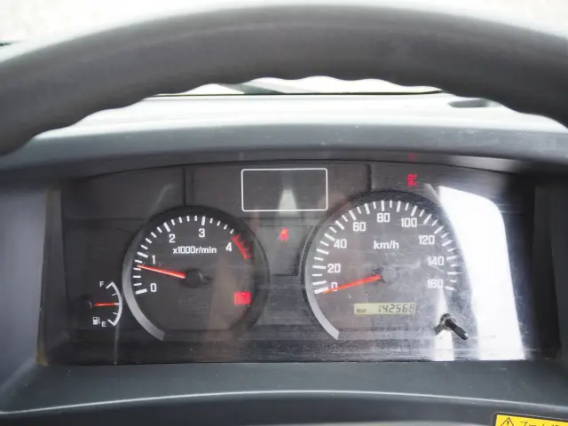 いすゞ エルフ BKG-NPR85AR(2WD)の写真45