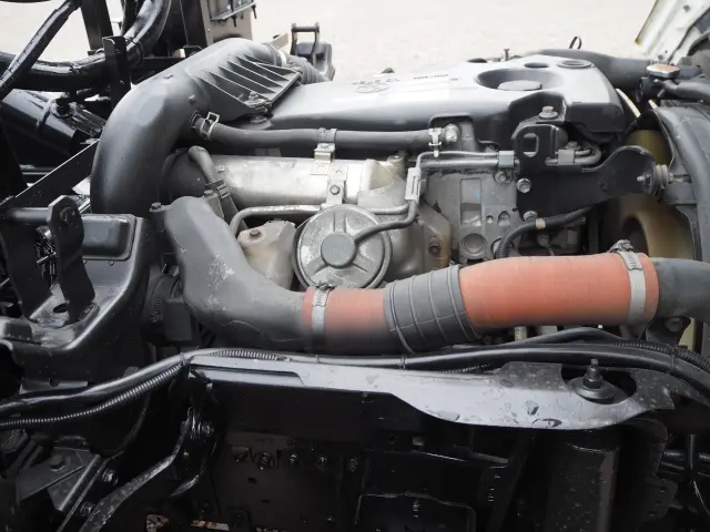 いすゞ エルフ BDG-NKR85N(2WD)の写真13