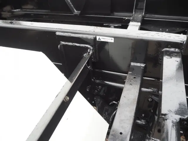 いすゞ エルフ BDG-NKR85N(2WD)の写真18