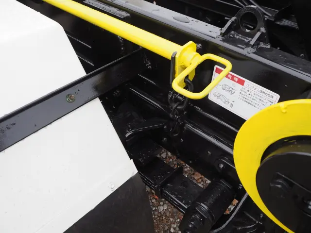 いすゞ エルフ BDG-NKR85N(2WD)の写真26