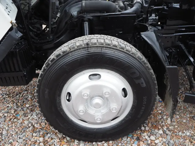 いすゞ エルフ BDG-NKR85N(2WD)の写真35