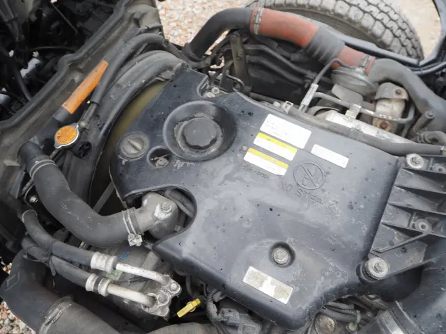 いすゞ エルフ BDG-NKR85N(2WD)の写真36