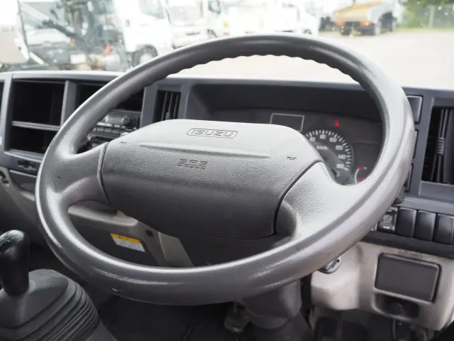 いすゞ エルフ BDG-NKR85N(2WD)の写真45