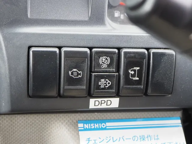 いすゞ エルフ BDG-NKR85N(2WD)の写真48
