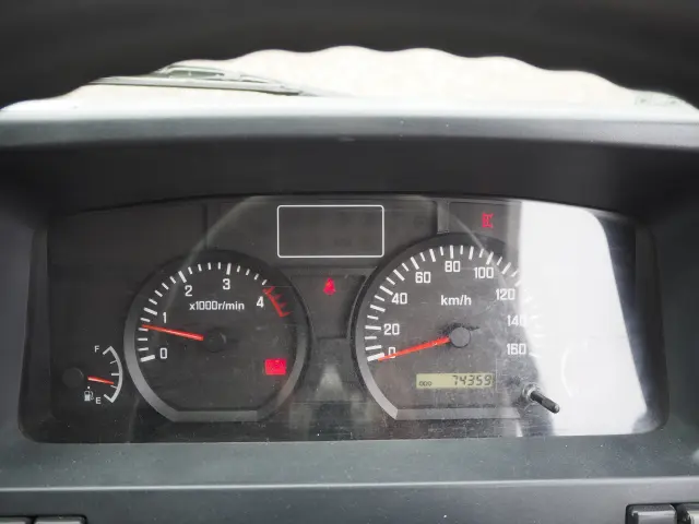 いすゞ エルフ BDG-NKR85N(2WD)の写真50