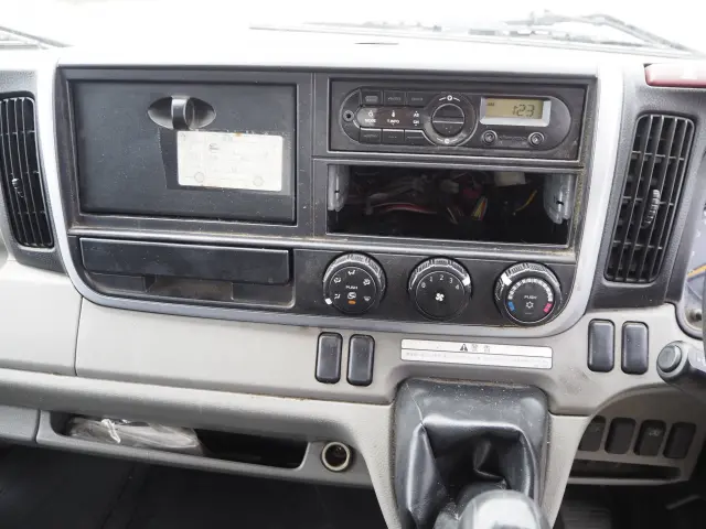 三菱 キャンター 2RG-FED90(2WD)の写真47