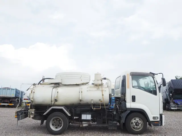 いすゞ フォワード SKG-FRR90S1(2WD)の写真6