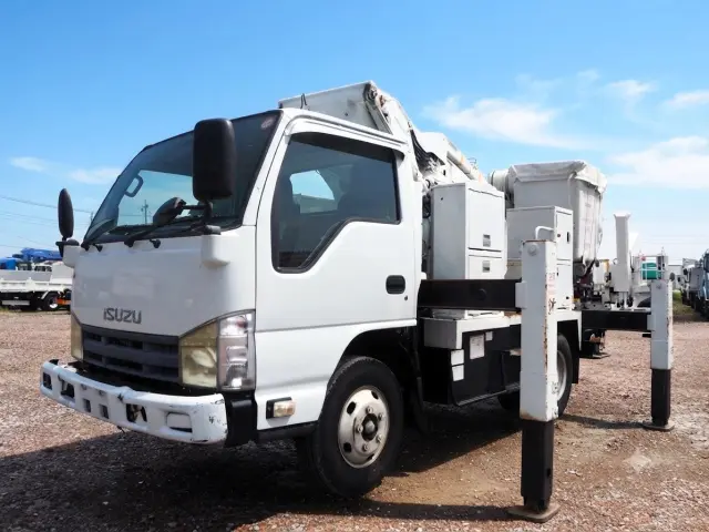 いすゞ エルフ TKG-NKR85AN(2WD)の写真1