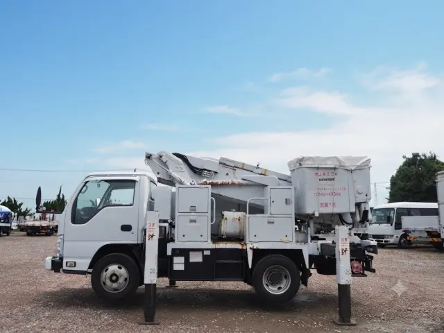 いすゞ エルフ TKG-NKR85AN(2WD)の写真2
