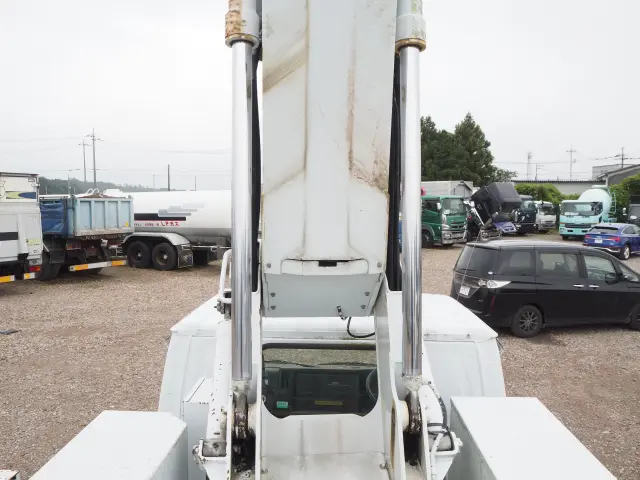 いすゞ エルフ TKG-NKR85AN(2WD)の写真10