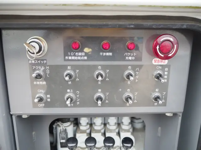 いすゞ エルフ TKG-NKR85AN(2WD)の写真19