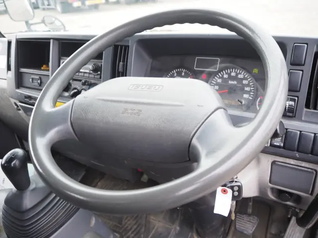 いすゞ エルフ TKG-NKR85AN(2WD)の写真44