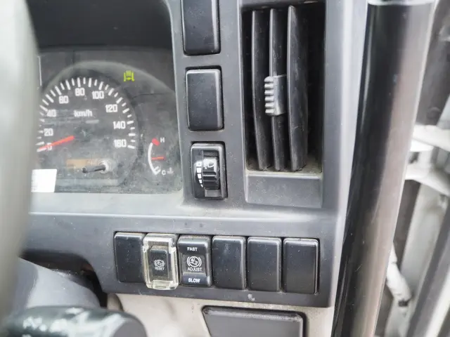 いすゞ エルフ TKG-NKR85AN(2WD)の写真48