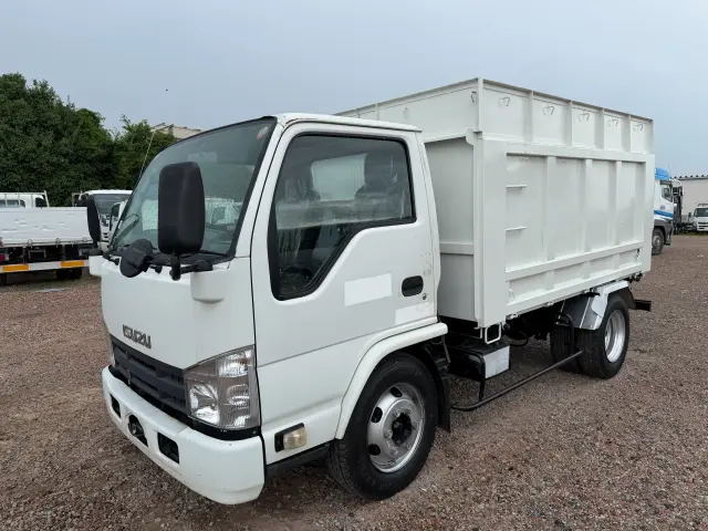 いすゞ エルフ SKG-NKR85YN(2WD)の写真9