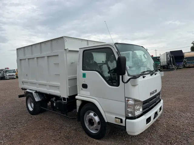 いすゞ エルフ SKG-NKR85YN(2WD)の写真15