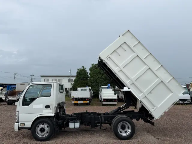 いすゞ エルフ SKG-NKR85YN(2WD)の写真17