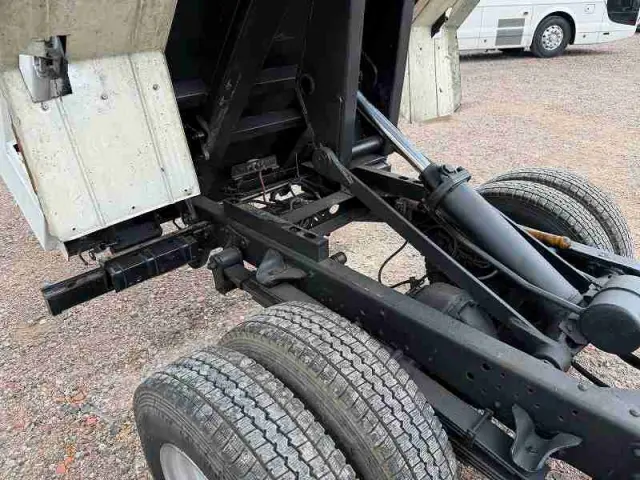 いすゞ エルフ SKG-NKR85YN(2WD)の写真24