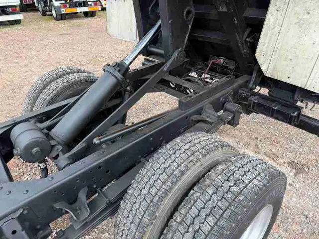 いすゞ エルフ SKG-NKR85YN(2WD)の写真29