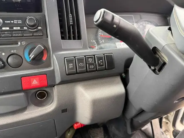いすゞ エルフ SKG-NKR85YN(2WD)の写真42