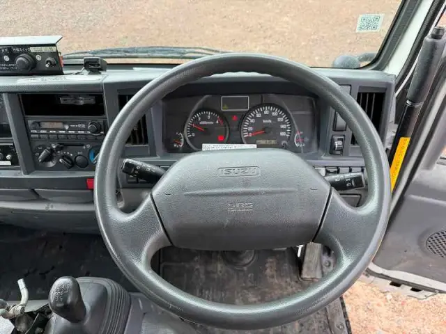 いすゞ エルフ SKG-NKR85YN(2WD)の写真44