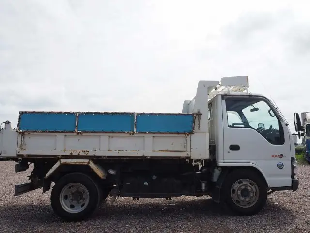いすゞ エルフ PB-NKR81N(2WD)の写真6