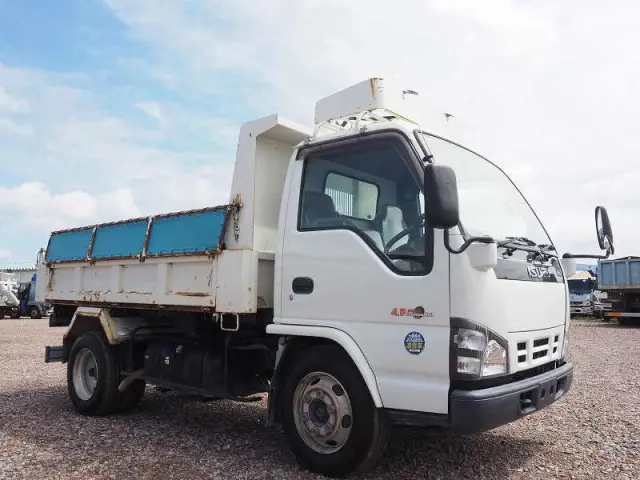 いすゞ エルフ PB-NKR81N(2WD)の写真7