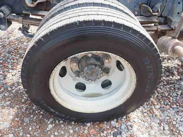 いすゞ エルフ PB-NKR81N(2WD)の写真22
