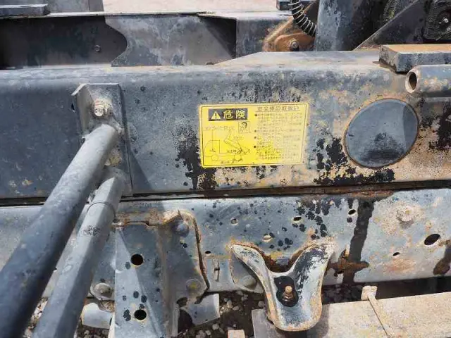 いすゞ エルフ PB-NKR81N(2WD)の写真28