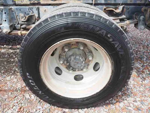 いすゞ エルフ PB-NKR81N(2WD)の写真30