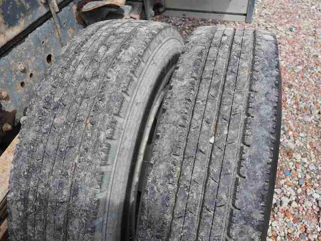 いすゞ エルフ PB-NKR81N(2WD)の写真31