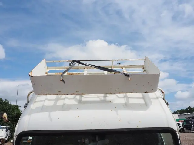 いすゞ エルフ PB-NKR81N(2WD)の写真37