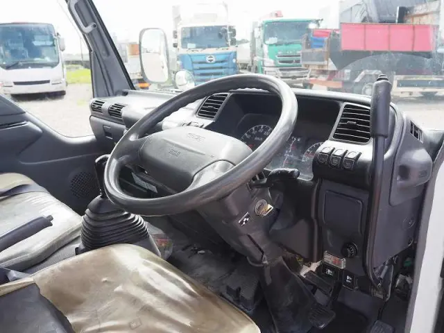 いすゞ エルフ PB-NKR81N(2WD)の写真38