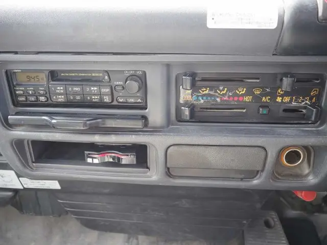 いすゞ エルフ PB-NKR81N(2WD)の写真47