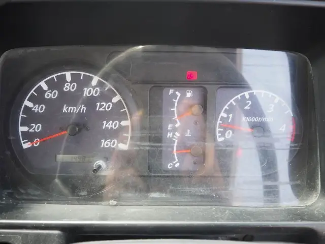 いすゞ エルフ PB-NKR81N(2WD)の写真48