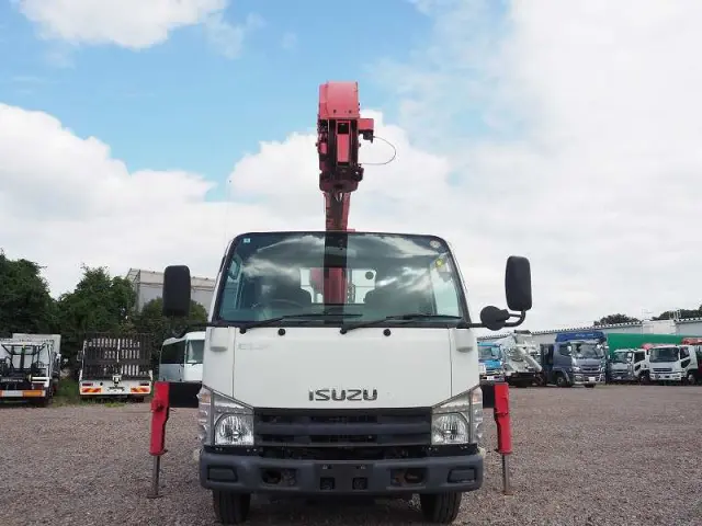 いすゞ エルフ SKG-NKR85R(2WD)の写真8