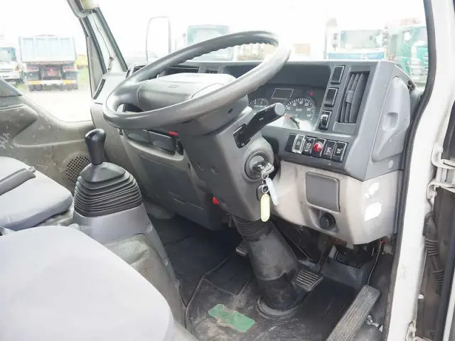 いすゞ エルフ SKG-NKR85R(2WD)の写真43