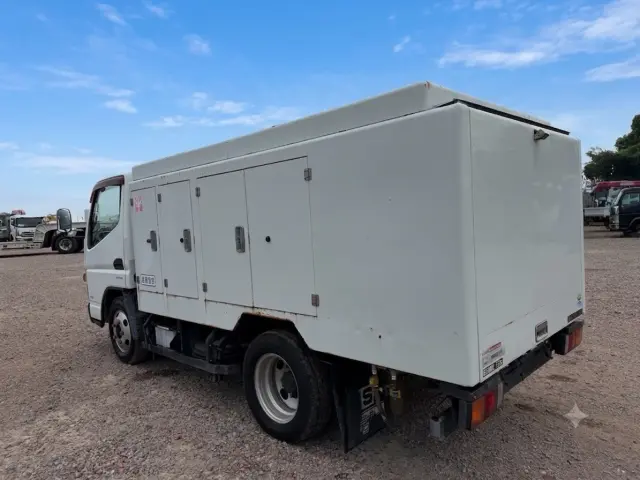 三菱 キャンター TKG-FEA50(2WD)の写真3