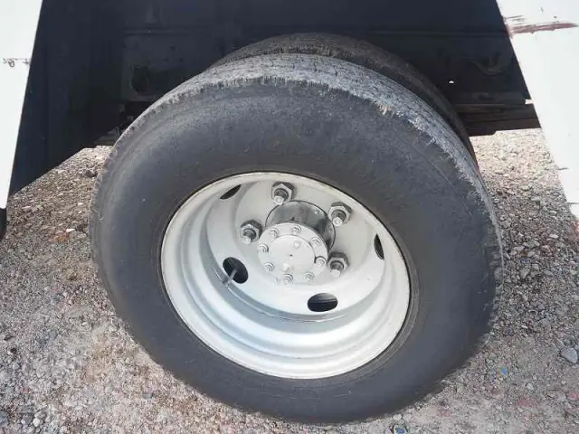 いすゞ エルフ BDG-NKR85N(2WD)の写真29